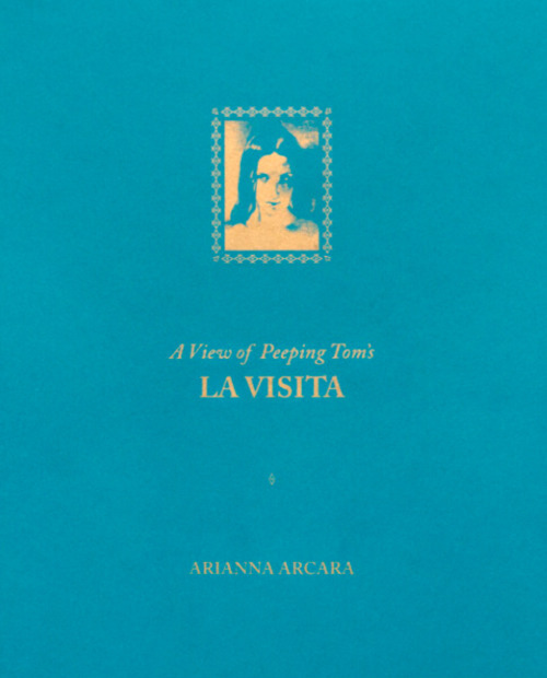 A view of peeping Tom's La visita