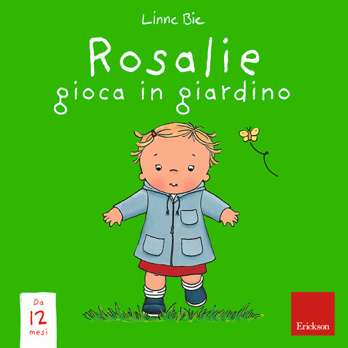 Rosalie gioca in giardino