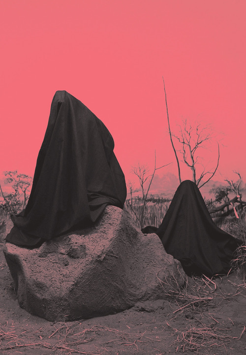 Violent images. Negotiating images