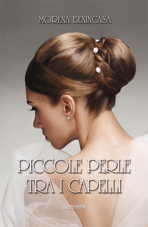 Piccole perle tra i capelli
