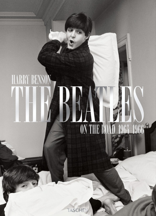 The Beatles on the road 1964-1966. Ediz. inglese, tedesca e francese